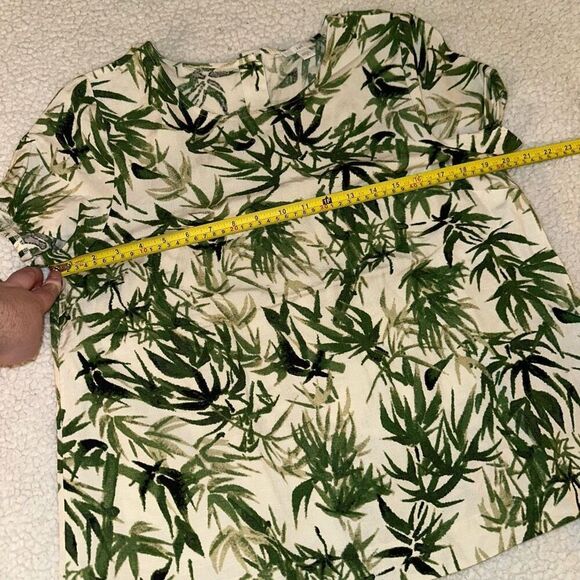 J. Jill Womens Linen Blend Button Back Tee Green Beige Tropical Palm Small EUC - Picture 9 of 11